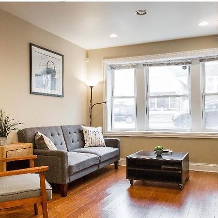 Entire Modern 2 Bedroom Apartment Chicago Esterno foto